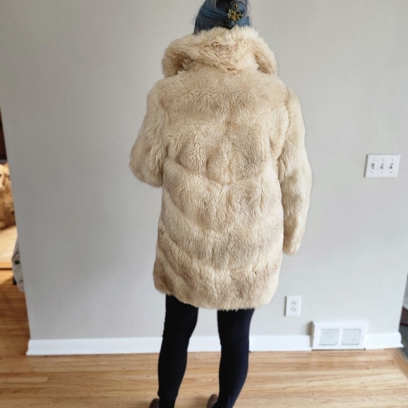 Vintage Women's Genuine Fox Fur Coat - Picture 2 of 8